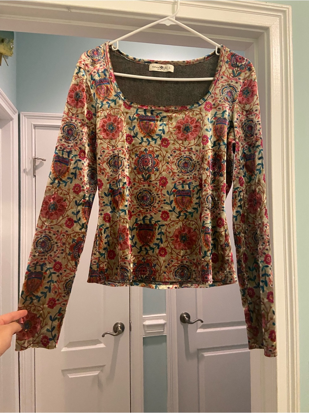 NATURAL LIFE Floral Medallion Scoop Neck Long Sleeve Velvet Top